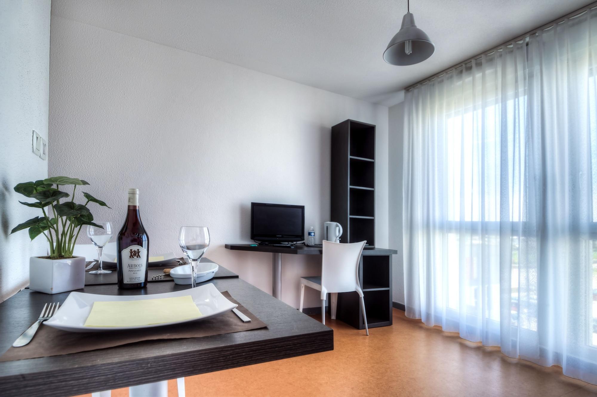 Comfort Aparthotel Besancon Hauts Du Chazal Eksteriør bilde